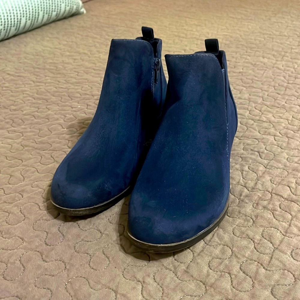 Arizona Jean Company navy blue, size 7M boots